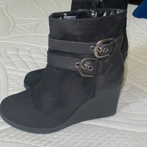 White mt. Black booties